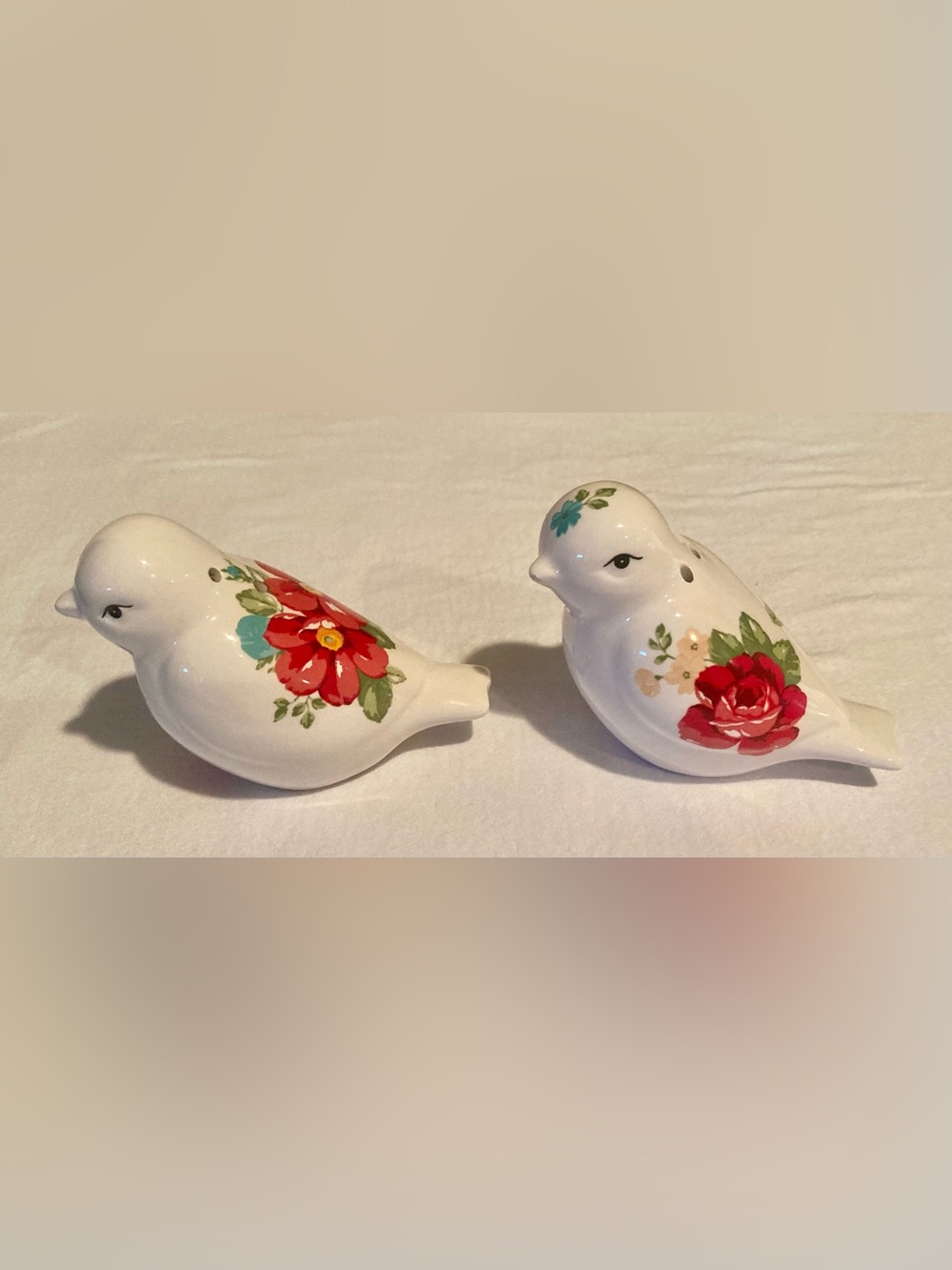 Pioneer Woman Floral Bird Salt and Pepper Set.